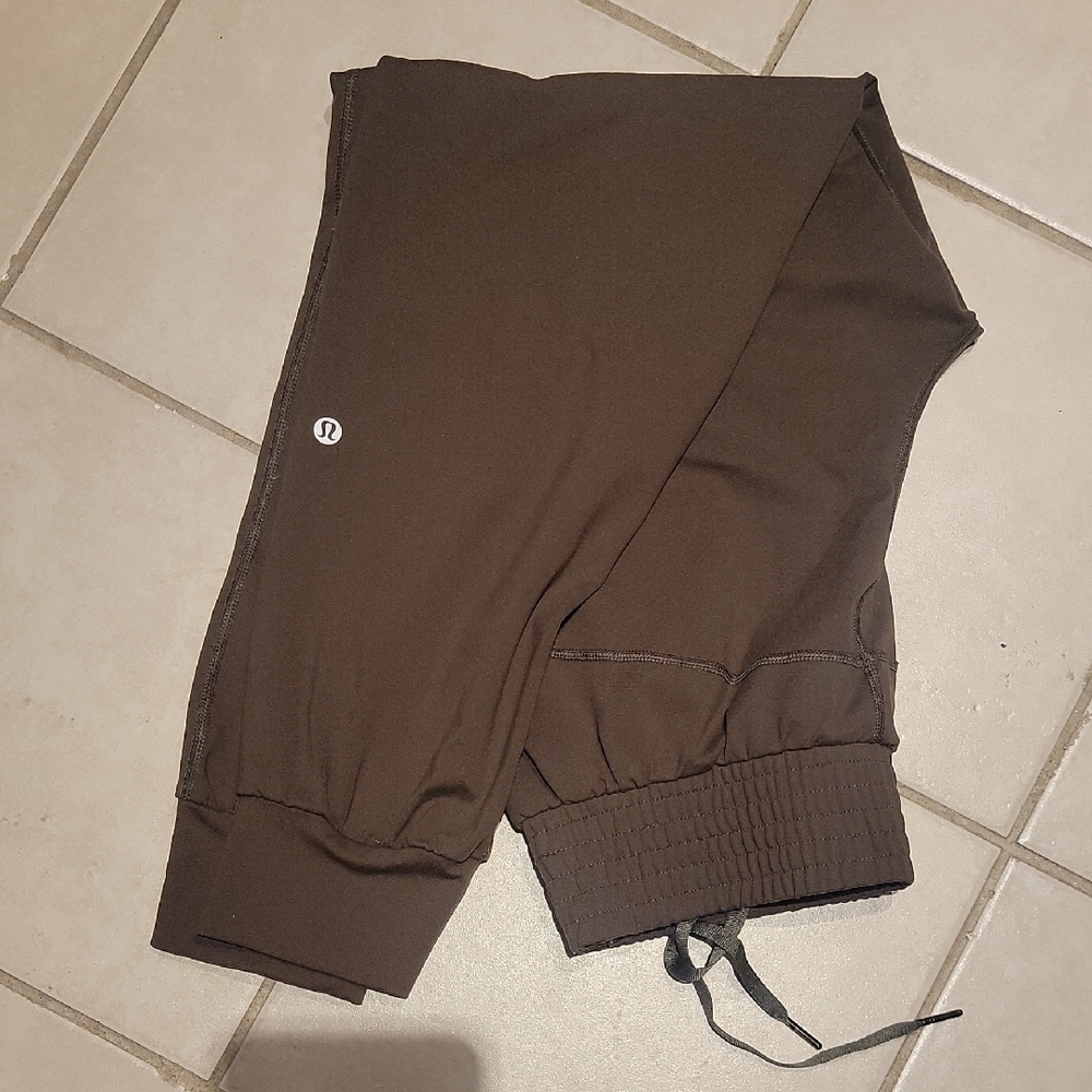 Lululemon Athletica Green and Black Track Pants with Elastic Waistband